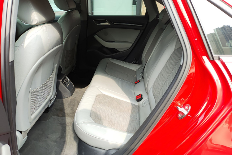 奥迪A3 2018款 30周年年型 Limousine 35 TFSI 时尚型中控内饰21