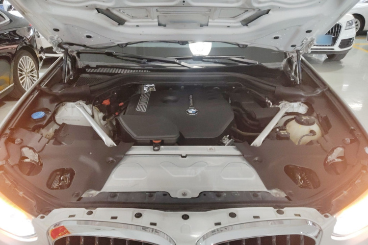 宝马X3 2020款 xDrive25i M运动套装机舱底盘24