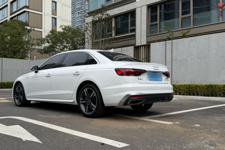 奥迪A4L 2022款 40 TFSI 时尚动感型车身外观6004