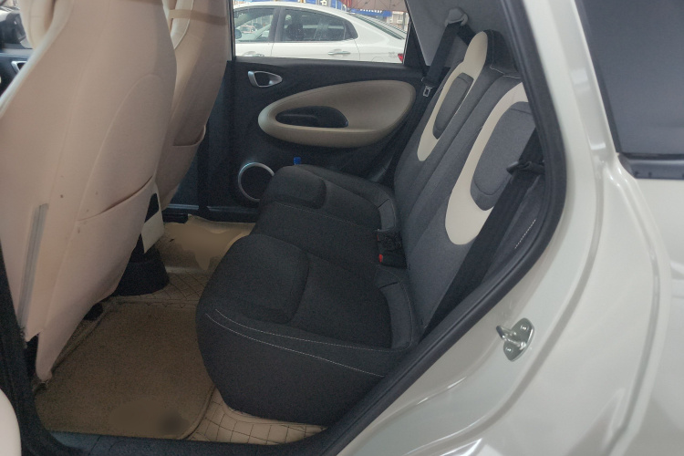 五菱汽车 五菱缤果 2024款 203km 轻享款中控内饰21