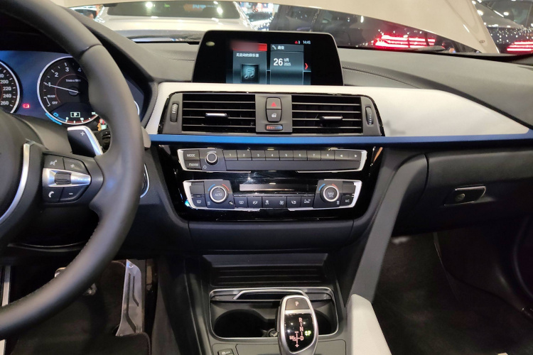 宝马3系 2018款 320i M运动套装局部细节16