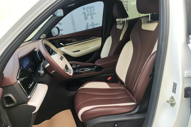 吉利汽车 星越L 2023款 2.0TD 高功自动两驱旗舰型中控内饰19