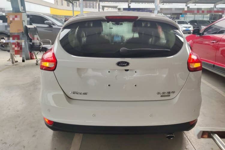 福特 福克斯 2018款 两厢经典 EcoBoost 180 自动精英型车身外观6004