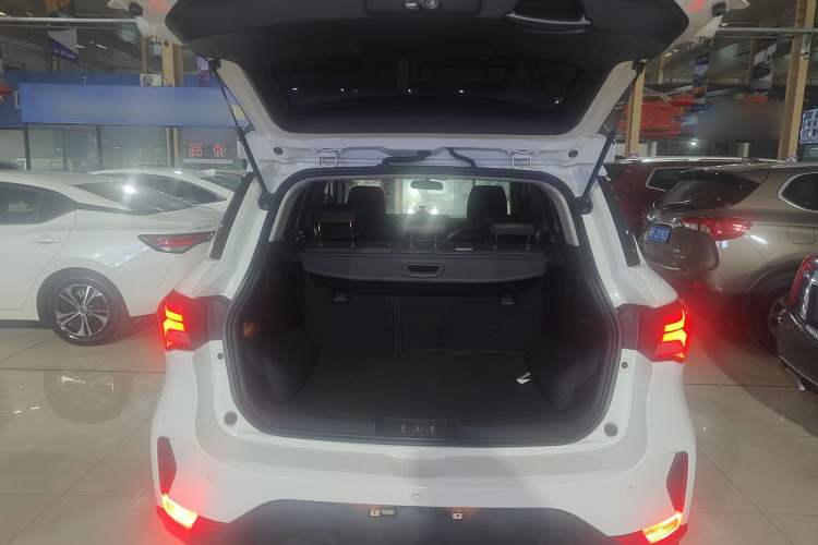 广汽传祺 传祺GS4 2018款 235T 自动两驱豪华智联百万纪念版机舱底盘23