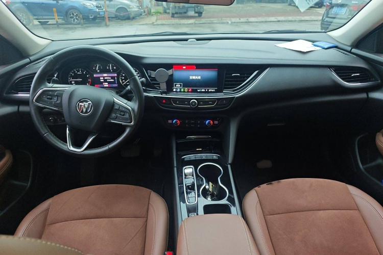 别克 君威 2023款 552T 智享型中控内饰7002