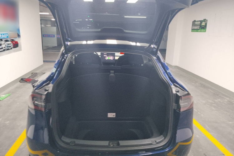 特斯拉 Model Y 2021款 标准续航后驱版中控内饰23