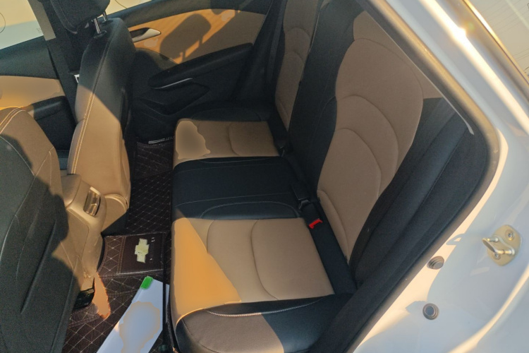 雪佛兰 科鲁泽 2022款 320 自动悦享天窗版中控内饰7004