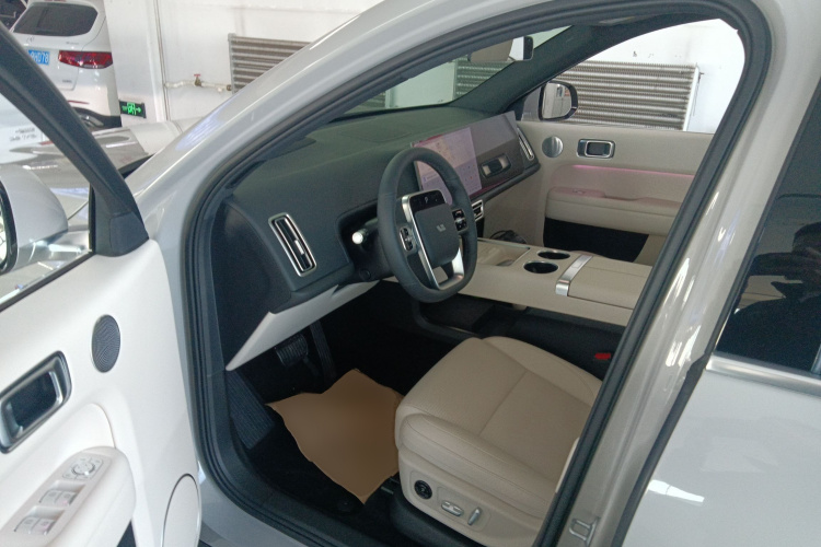 理想汽车 理想L6 2025款 Pro 智能焕新版中控内饰19