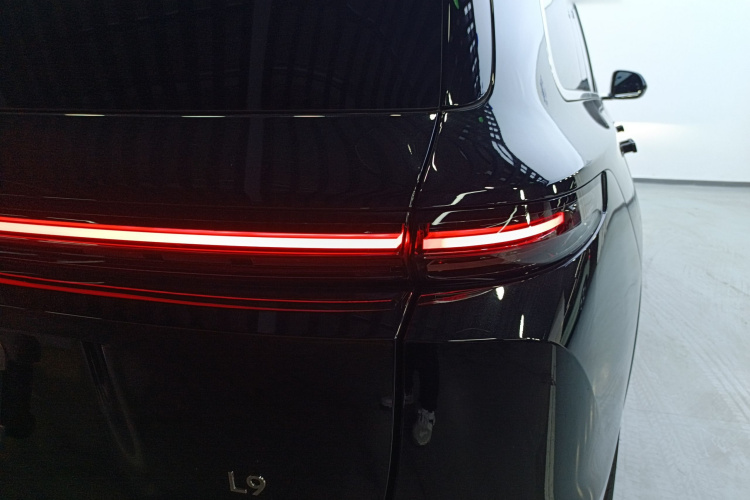 理想汽车 理想L9 2024款 Ultra车身外观9