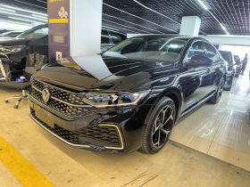 大众 帕萨特 2025款 出众款 330TSI 星空精英版