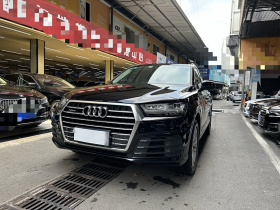 奥迪Q7 2018款 40 TFSI S line运动型