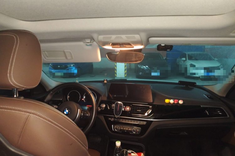 宝马1系 2023款 120i M运动曜夜版中控内饰22