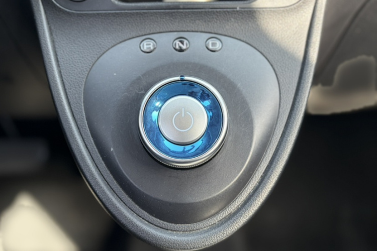 欧拉黑猫 2022款 351km 标准型 三元锂中控内饰7007