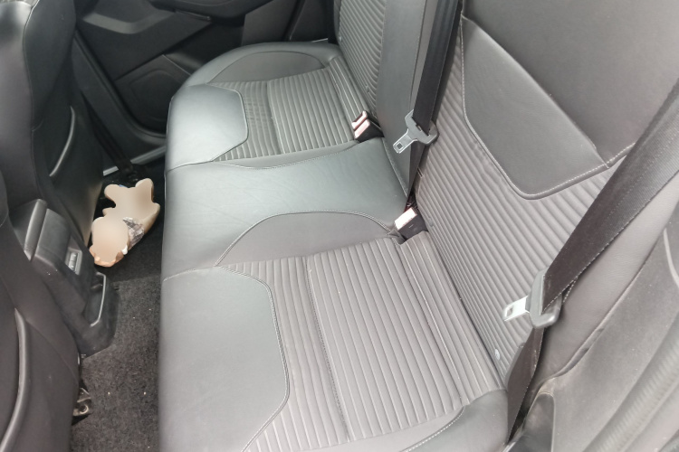 福特 福克斯 2015款 三厢 1.6L 自动风尚型中控内饰7004