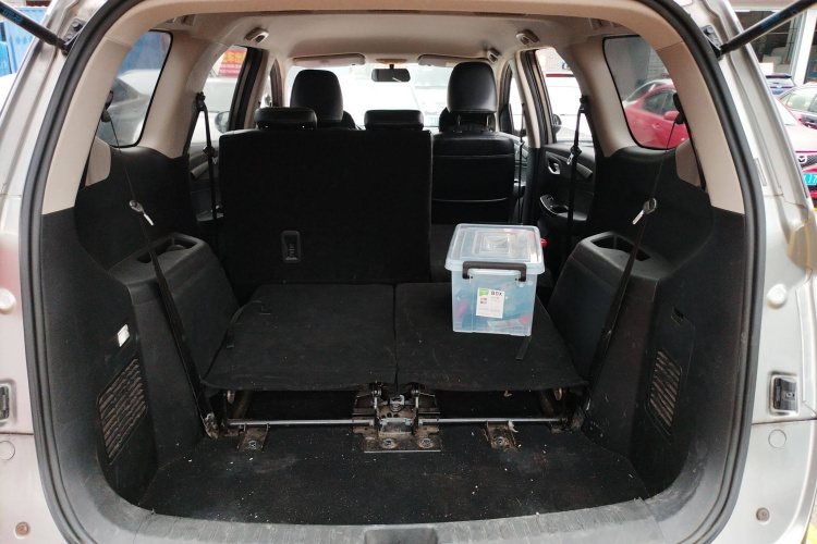 宝骏730 2019款 1.5T CVT时尚型 7座 国V机舱底盘23