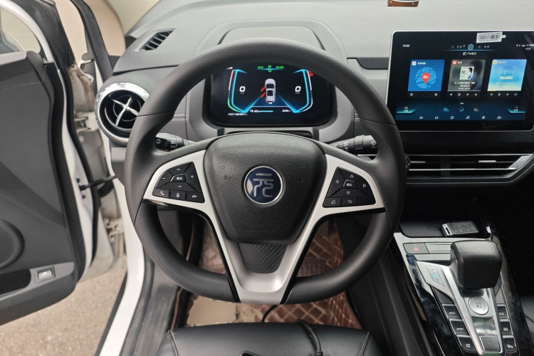 比亚迪 元新能源 2019款 EV535 智联领潮型中控内饰13