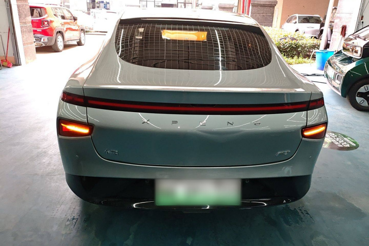 小鹏P7 2022款 480N+车身外观6004