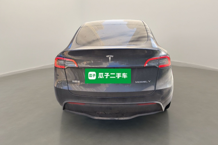 特斯拉 Model Y 2024款 后轮驱动版车身外观6