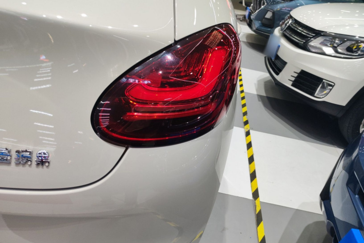 五菱汽车 五菱缤果 2023款 333km 灵犀互联+款车身外观6006