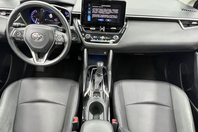 丰田 卡罗拉锐放 2022款 2.0L 旗舰版中控内饰7010