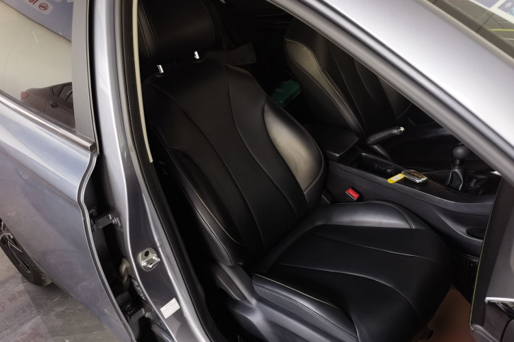 荣威i5 2021款 1.5L 手动钻石版局部细节41