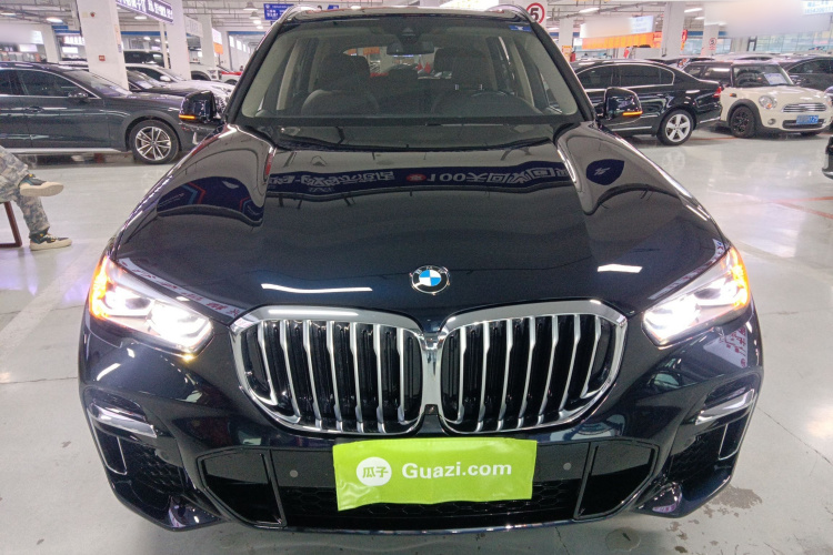 宝马X5 2022款 改款 xDrive 30Li M运动套装车身外观2