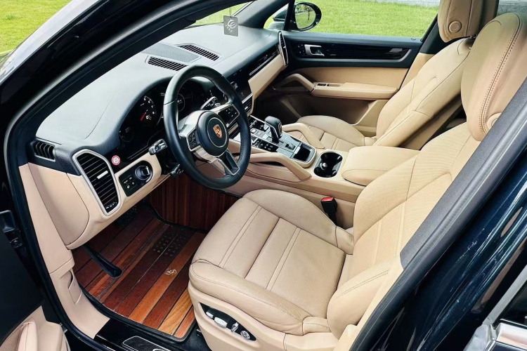 保时捷 2018款 Cayenne 3.0T中控内饰7001