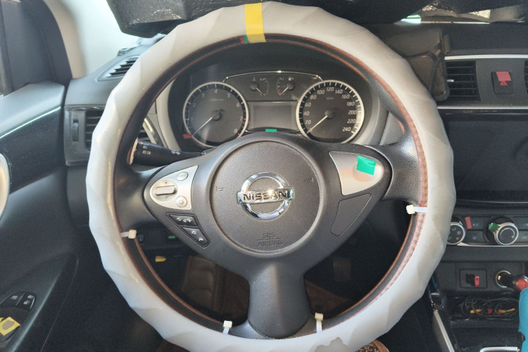 日产 轩逸 2019款 经典 1.6XL CVT豪华版中控内饰13