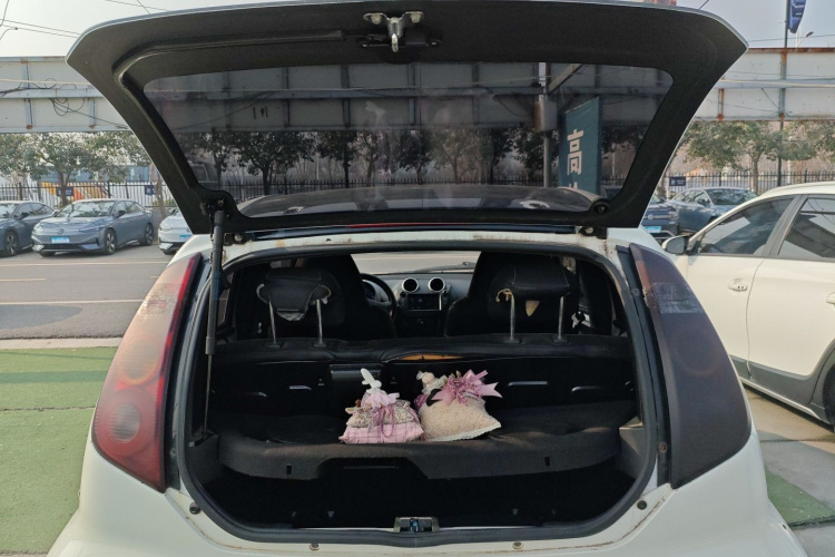 比亚迪F0 2015款 1.0L AMT 铉酷型机舱底盘23