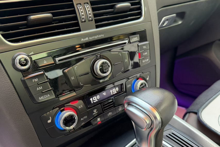 奥迪Q5 2016款 40 TFSI 技术型中控内饰7004