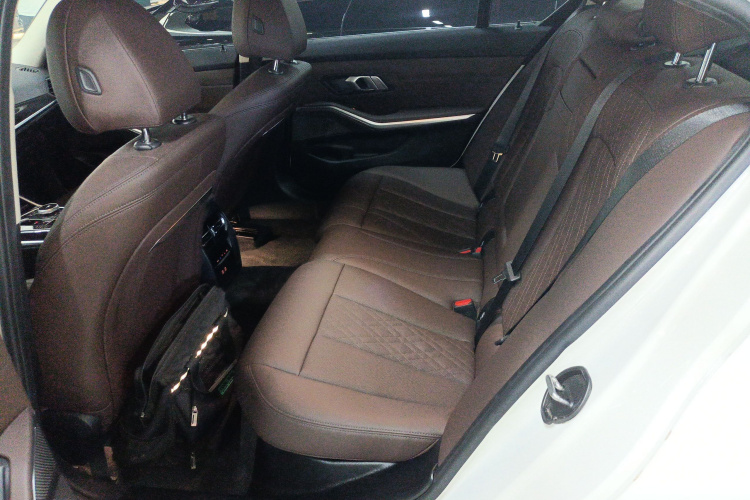 宝马3系 2024款 325Li M运动套装中控内饰21