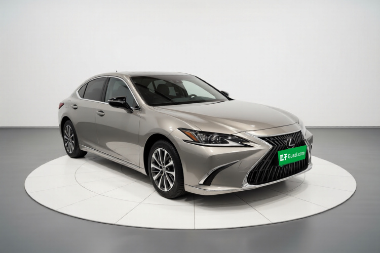 雷克萨斯ES 2024款 200 臻享版车身外观3