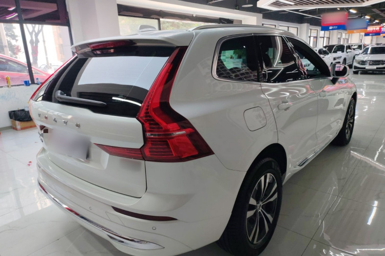 沃尔沃XC60 2025款 B5 四驱智逸豪华版车身外观7