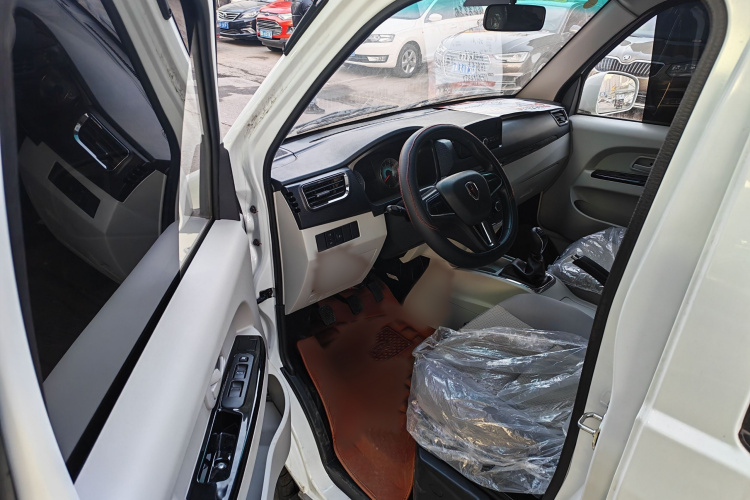 金杯 小海狮X30 2024款 1.5L 财富型客车 5/6/7座中控内饰7002