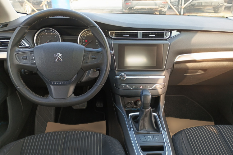 标致408 2015款 1.2T 自动豪华版中控内饰7002