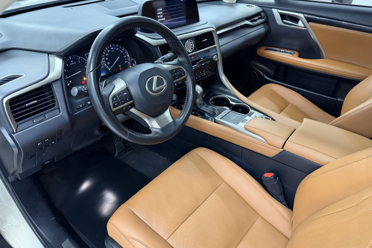 雷克萨斯RX 2020款 300 四驱典雅版 国VI中控内饰7001