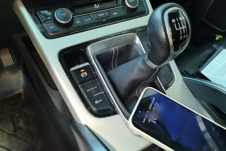 吉利汽车 博越 2018款 2.0L 手动两驱智雅型局部细节18