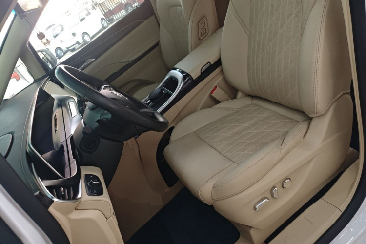 别克GL8 2022款 ES陆尊 653T 豪华型中控内饰19