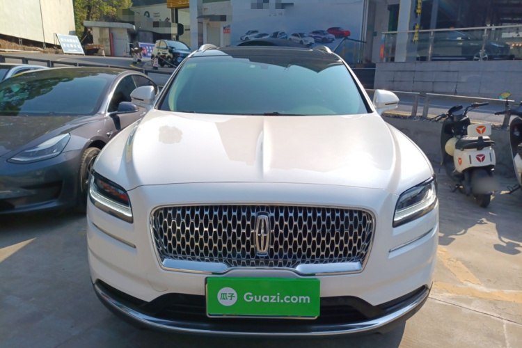 林肯 航海家 2021款 2.0T 四驱尊享版车身外观2