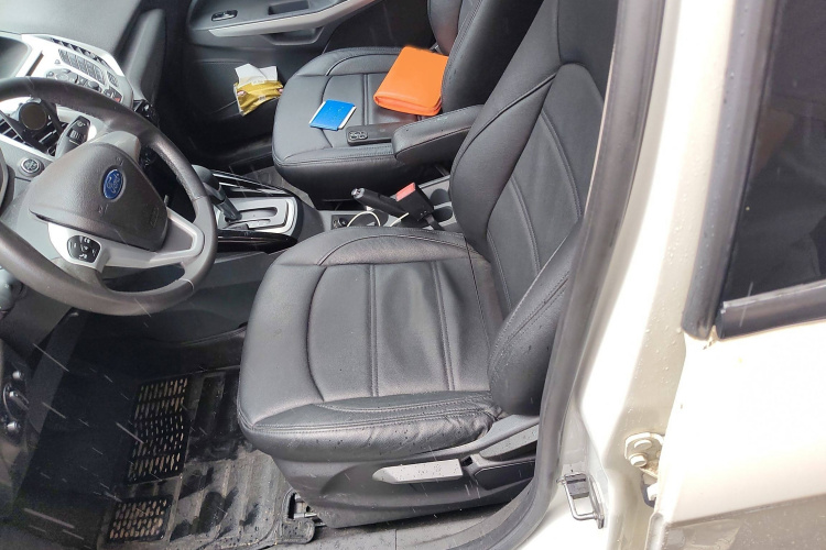 福特 翼搏 2013款 1.5L 自动尊贵型局部细节19