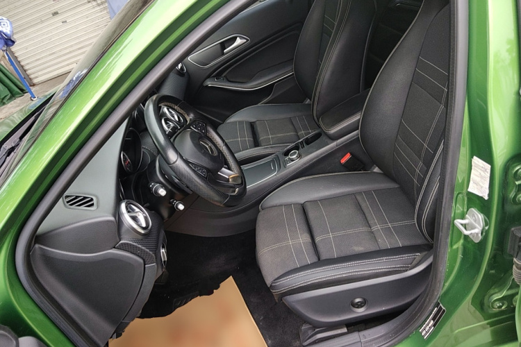 奔驰A级(进口) 2016款 A 200 时尚型局部细节19