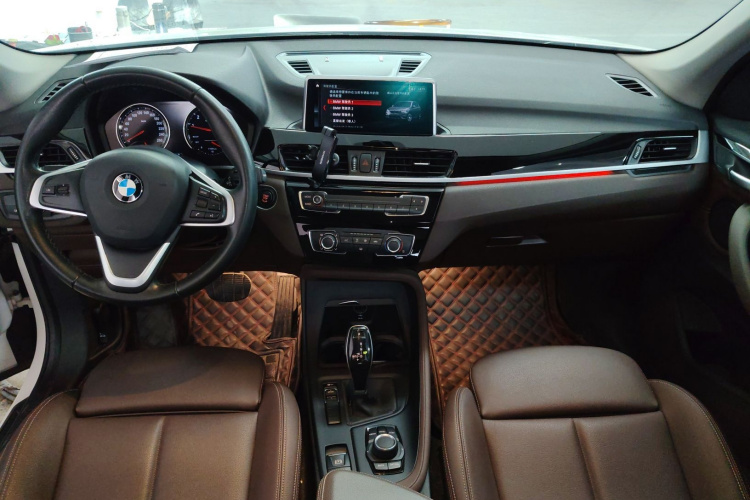 宝马X1 2020款 sDrive20Li 时尚型中控内饰12