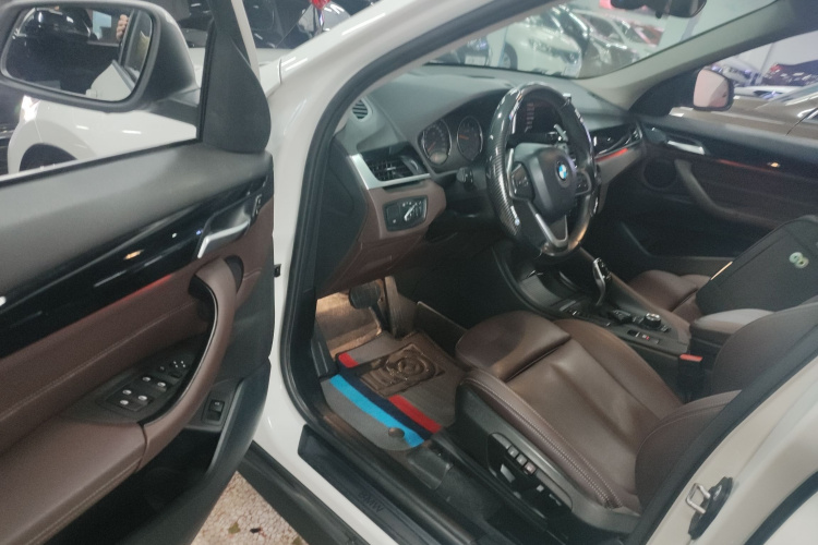 宝马X1 2020款 sDrive20Li 时尚型中控内饰20