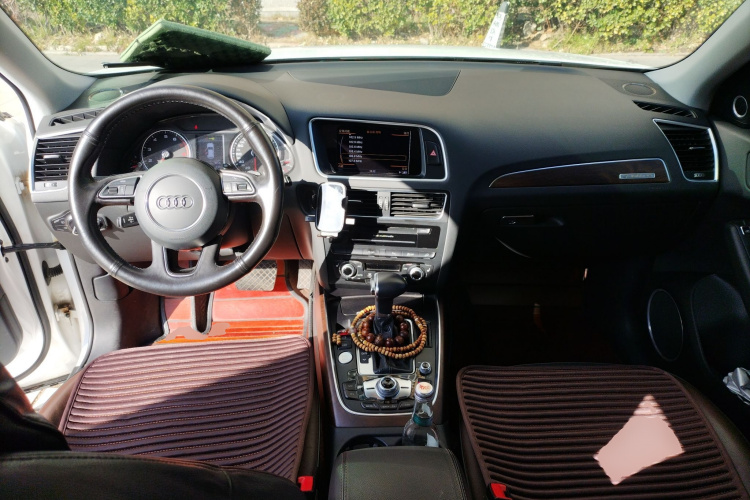 奥迪Q5 2017款 40 TFSI 舒适型中控内饰12