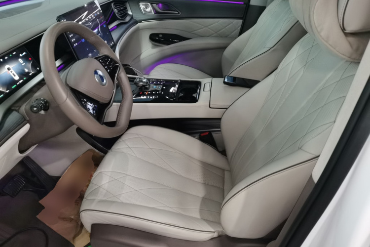 腾势D9 2022款 DM-i 970 四驱尊荣型中控内饰19