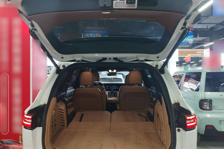 理想汽车 理想ONE 2021款 增程6座版机舱底盘23