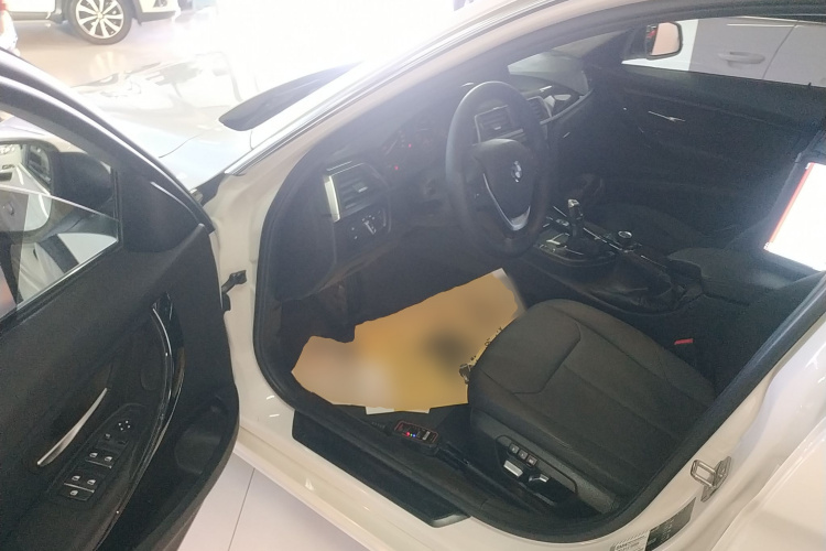 宝马3系 2017款 320Li 时尚型中控内饰20