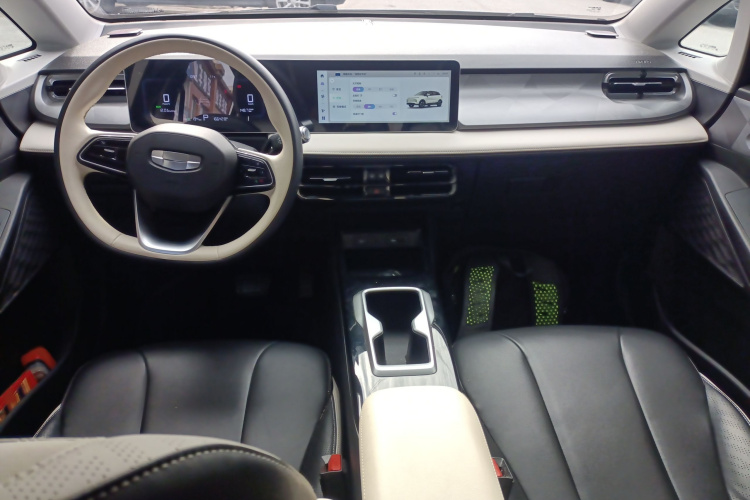 吉利几何E萤火虫 2024款 401km 萤光中控内饰7002