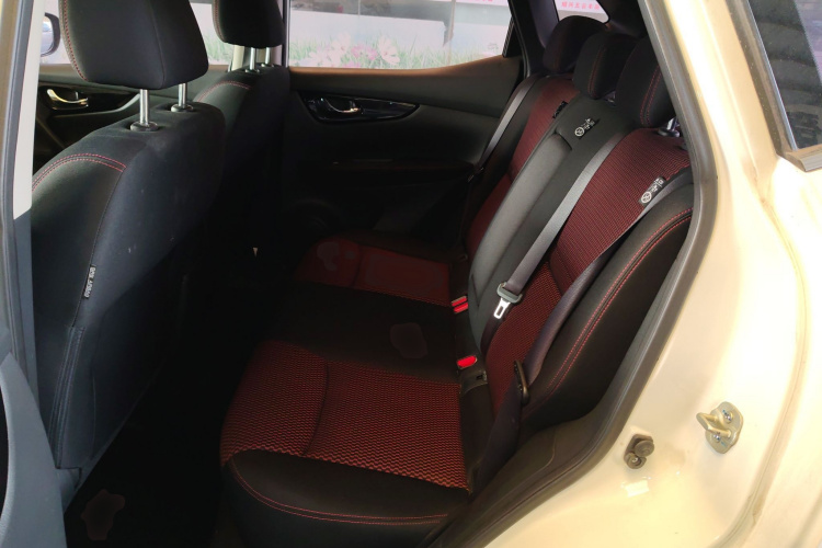 日产 逍客 2017款 2.0L CVT精英版 国V中控内饰21