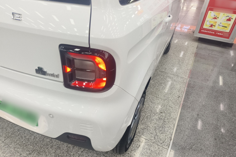 吉利银河 2023款 熊猫mini 200km 耐力熊车身外观9